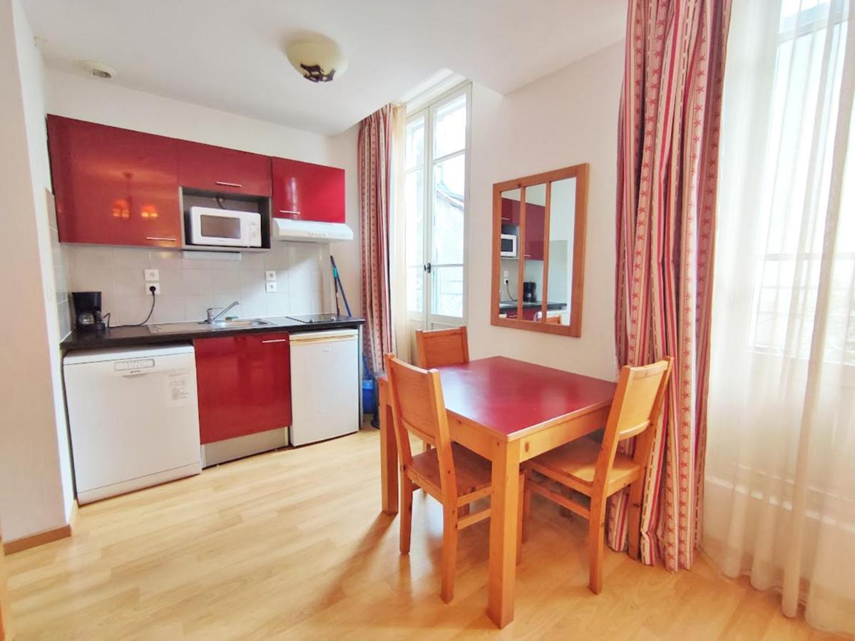 Le Bouquetin, Studio, Centre Luchon, Wifi, Casier A Skis, Ascenseur, 3 Personnes Bagnères-de-Luchon Kültér fotó