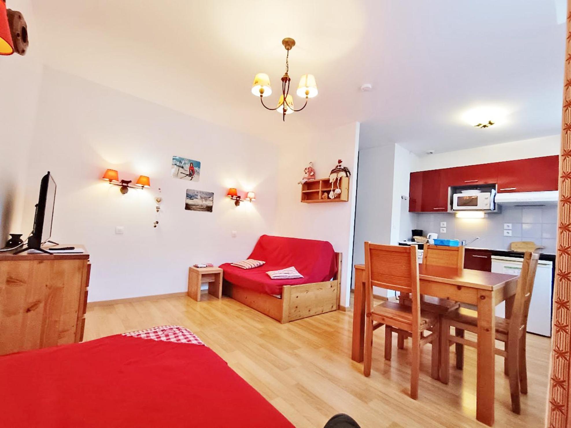 Le Bouquetin, Studio, Centre Luchon, Wifi, Casier A Skis, Ascenseur, 3 Personnes Bagnères-de-Luchon Kültér fotó